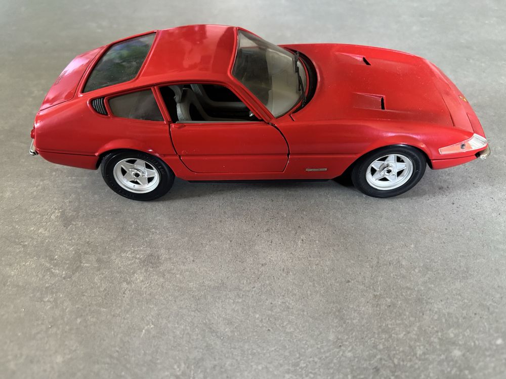 Model Techno Giodi skala 1/18 Ferrari 365 GTB/4 made in Italy