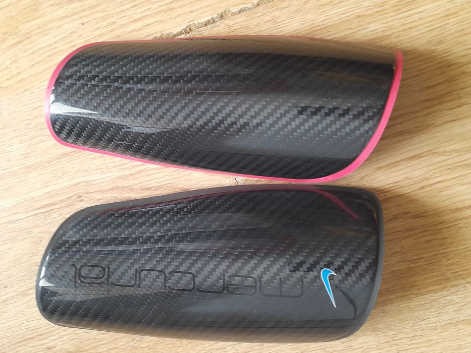 Caneleiras Nike Novas