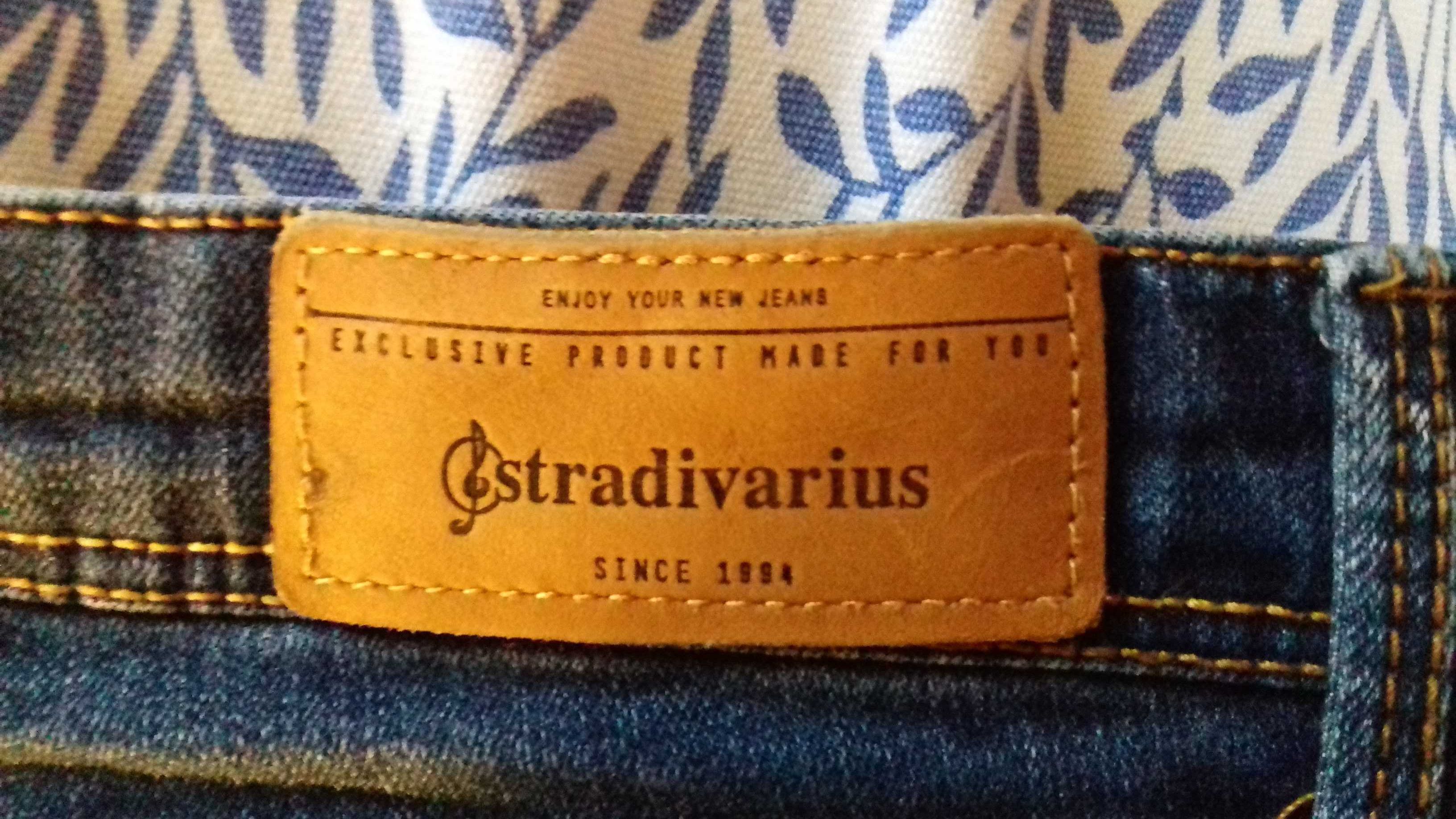 sprzedam jeansy stradivarius