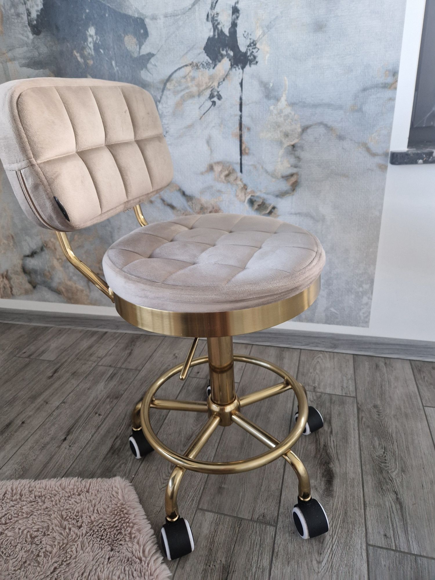 Taboret welurowy