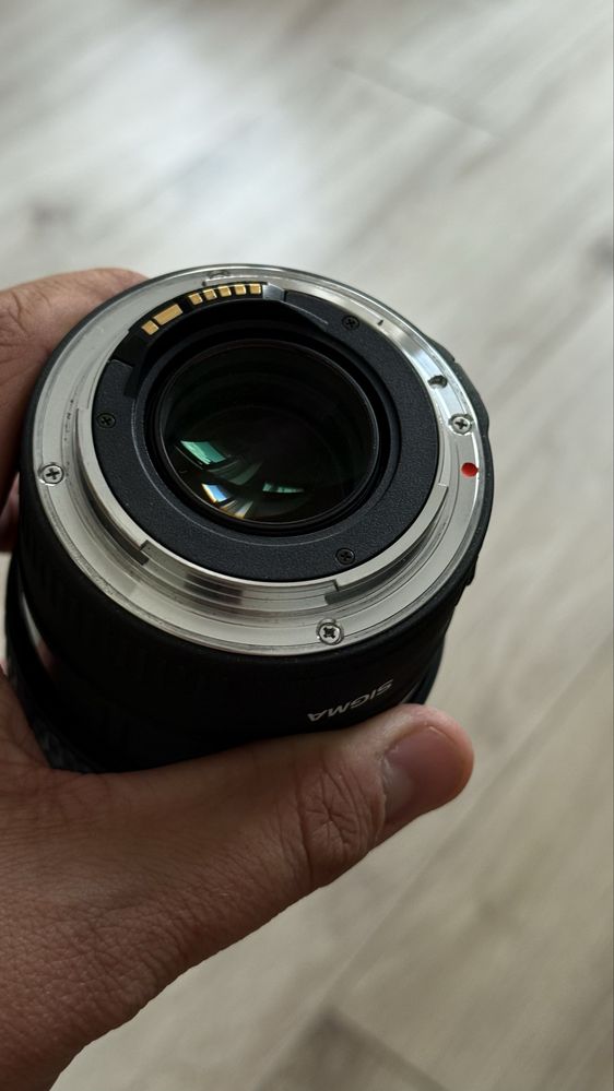 SIGMA 105 f/2.8 macro