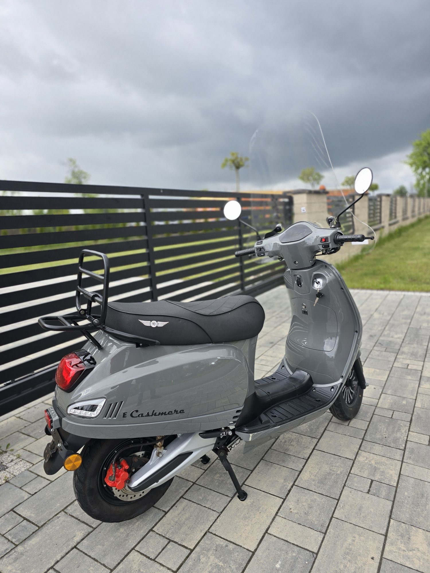 Skuter Elektryczny E-Cashmere Vespa Retro 2022r Wysoka Szyba Transport