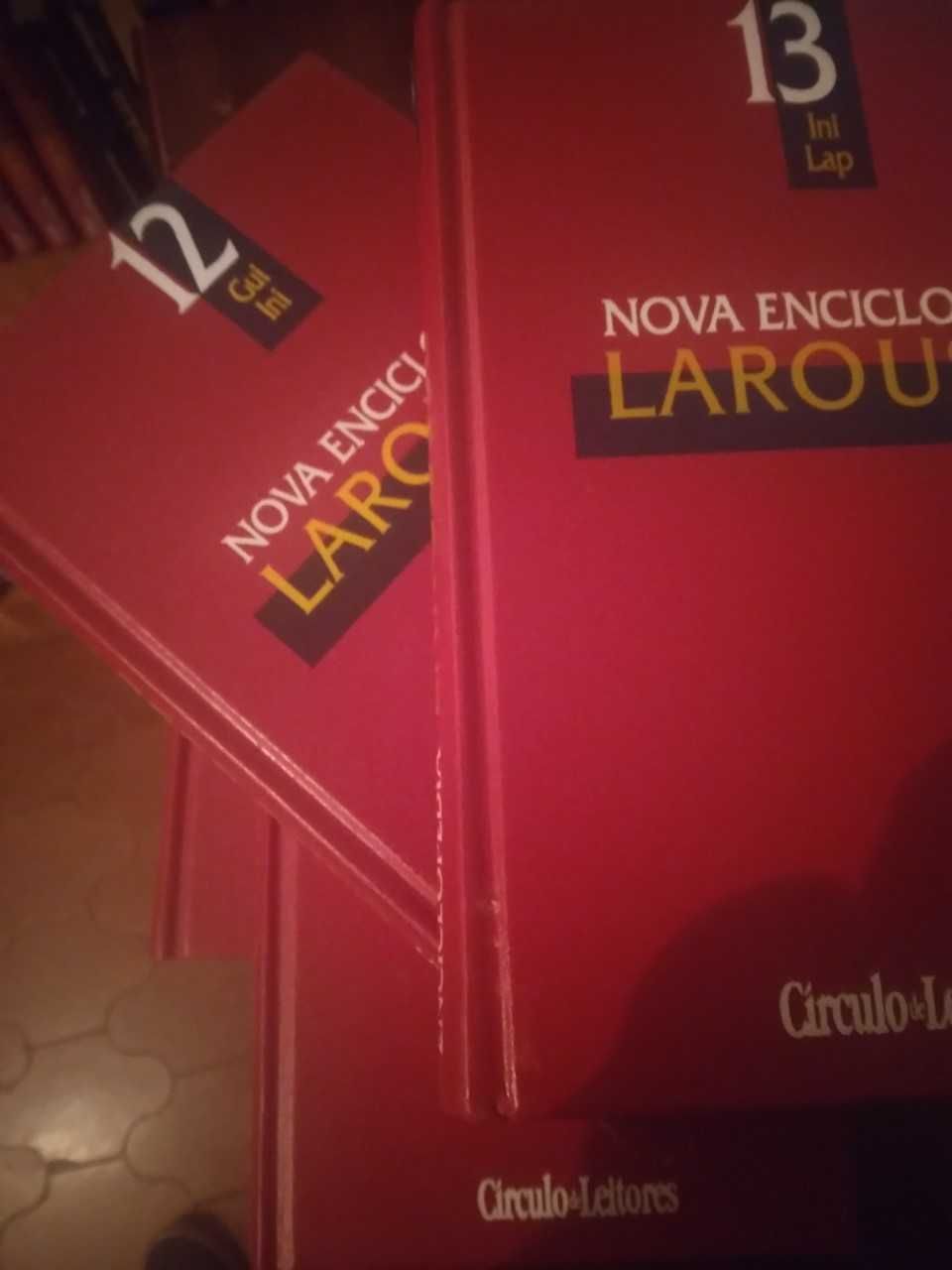 NOVA ENCICLOPÉDIA LAROUSSE - 22 volumes