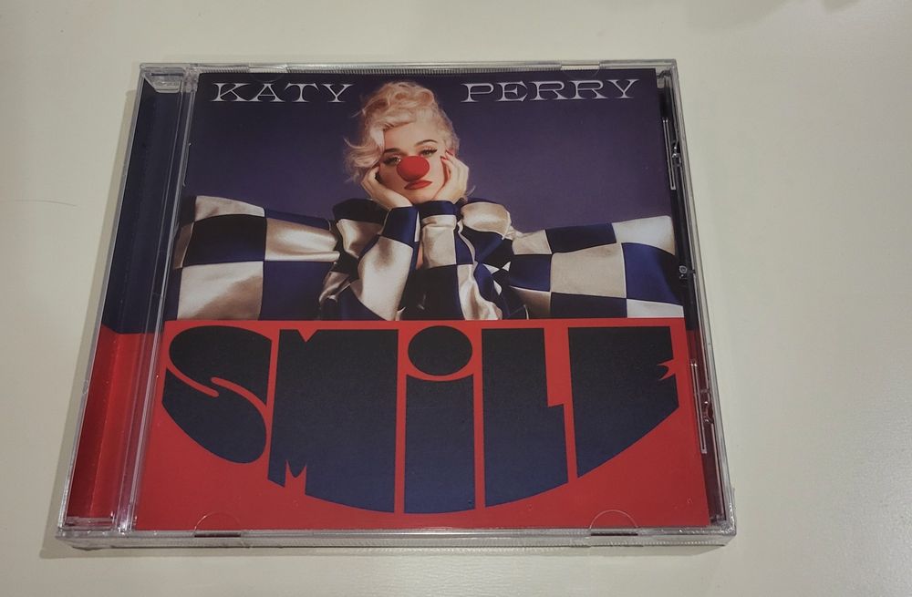 Katy Perry - smile target edition