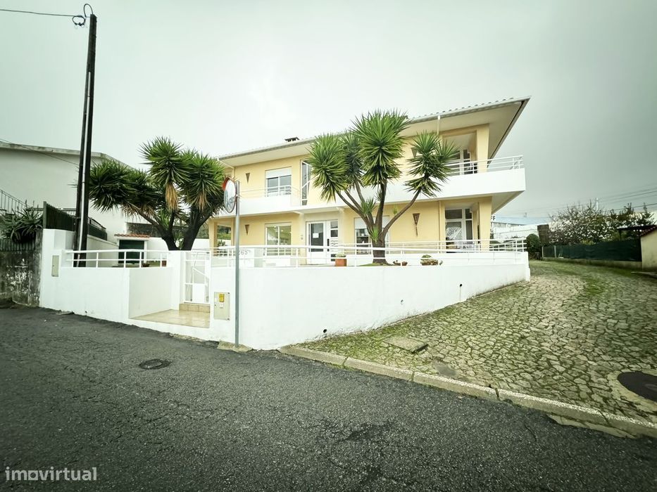 Apartamento T2 com Garagem Fechada