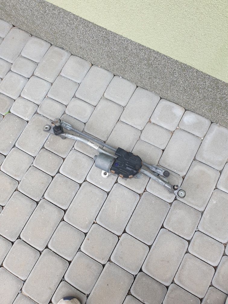 mechanizm wycieraczek AUDI A6 C7 2014 rok