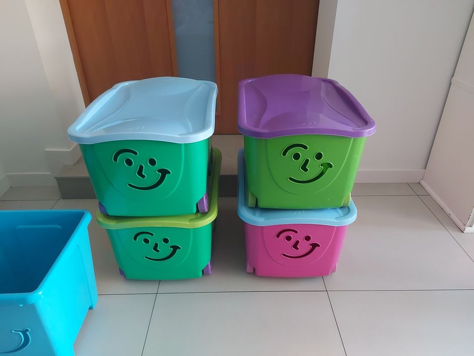 Zestaw pojemników na zabawki