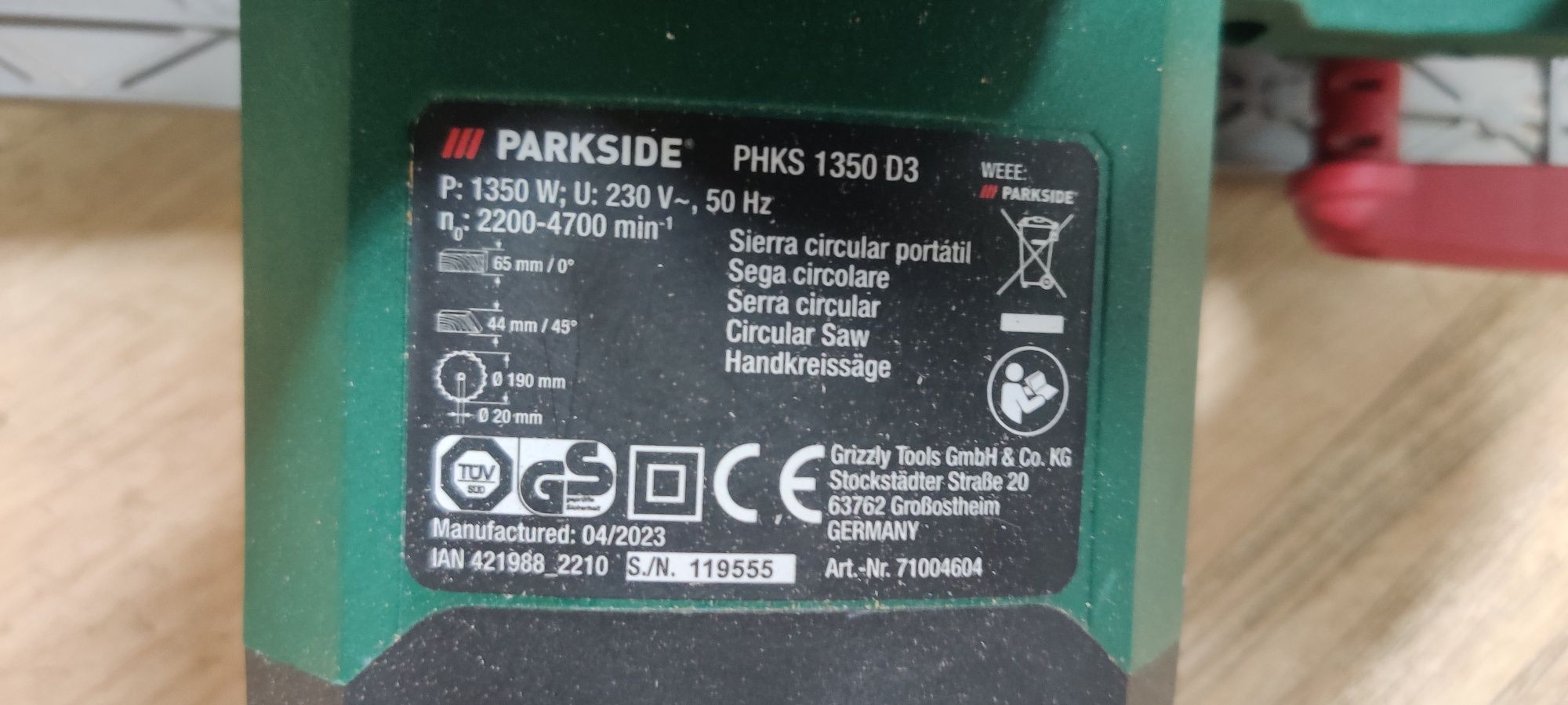 Serra circular Parkside elétrica