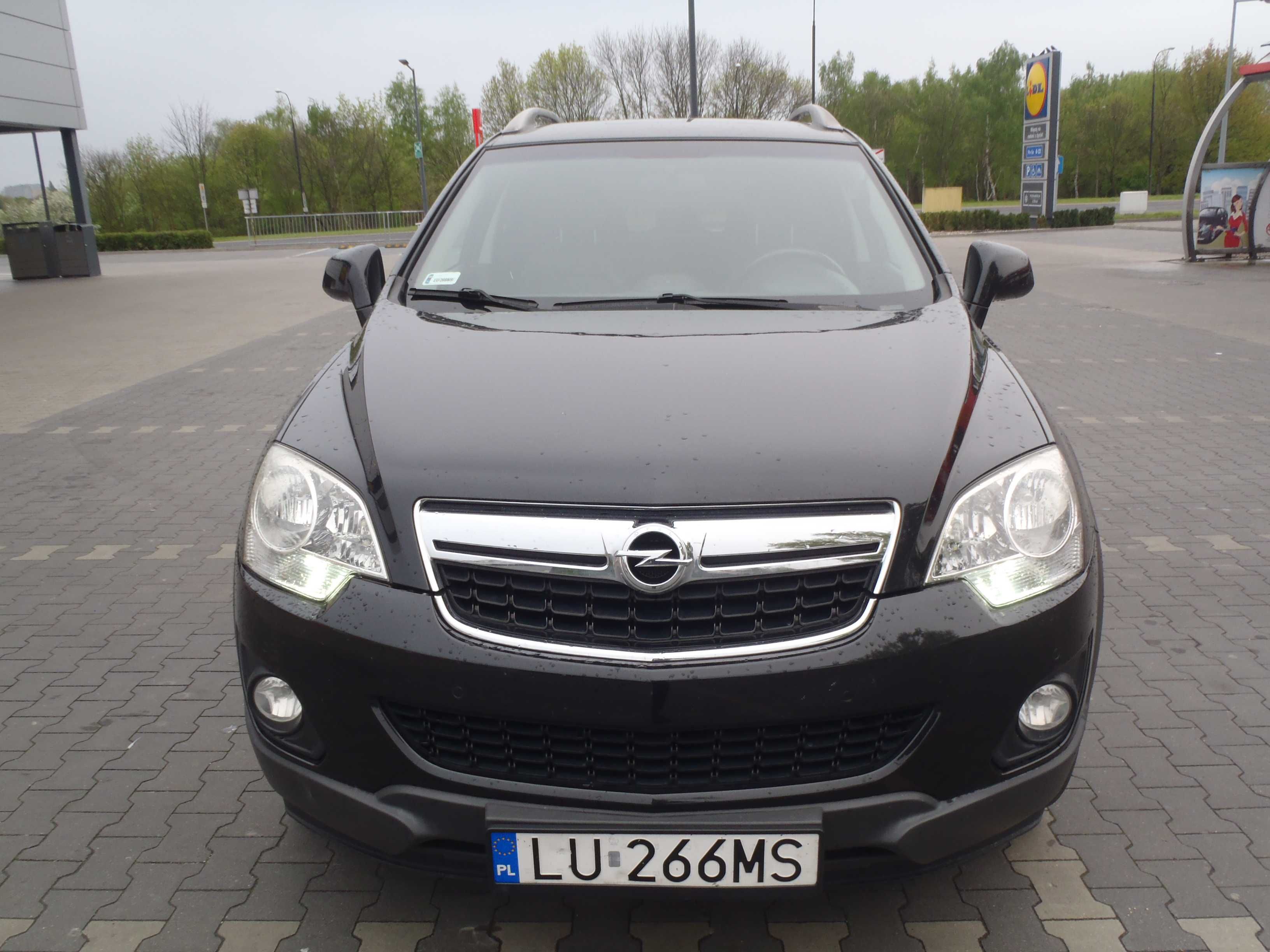 Sprzedam Opel Antara 2013, czarny, 195000 km, bogate wyposażenie