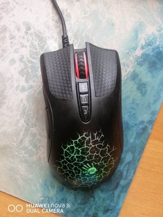 Продам ігрову мишку Bloody A90 в гарному стані