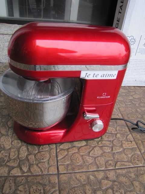 Robot kuchenny 1800W planetarny czerwony 3 końcówki Klarstein