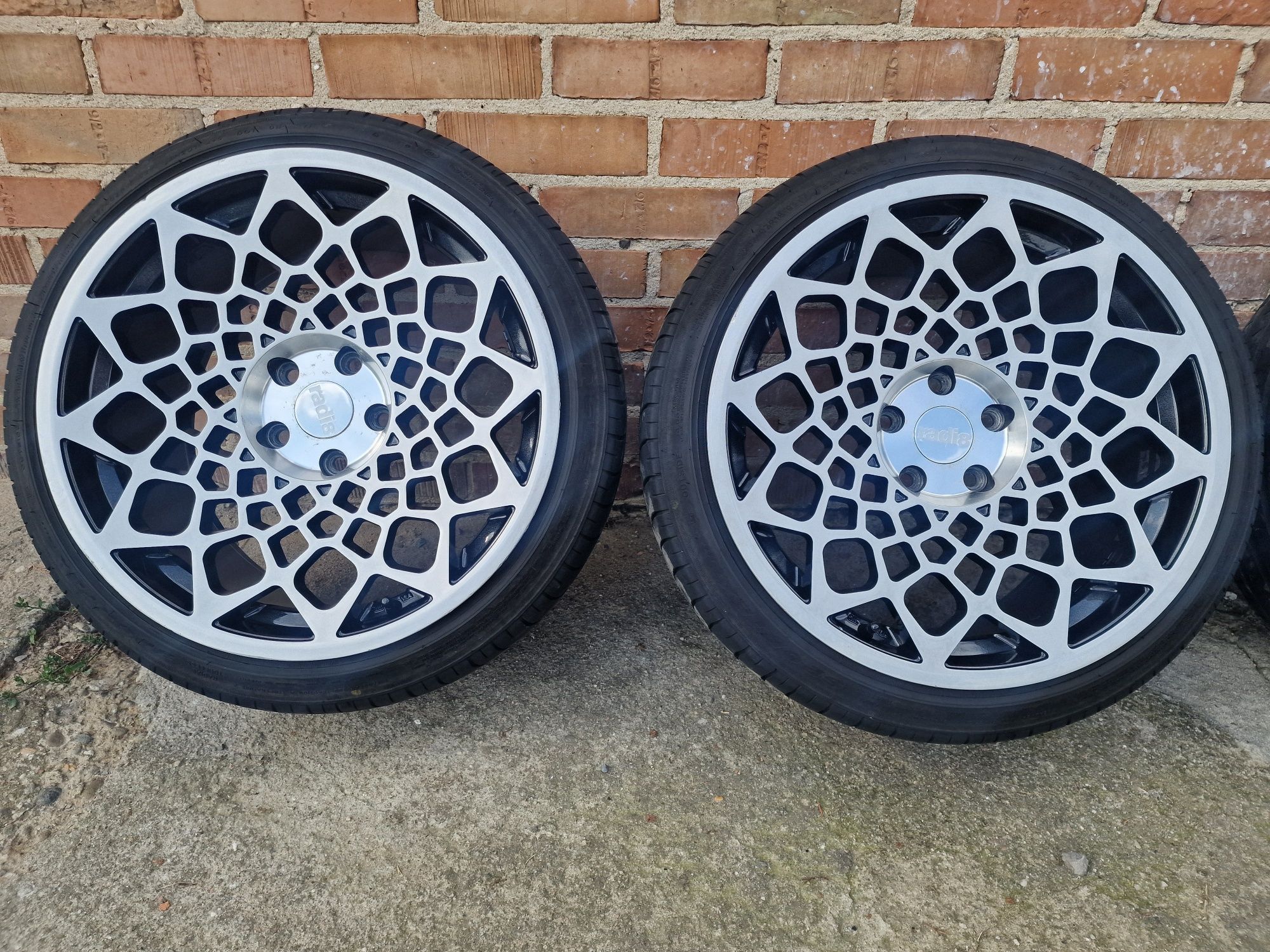 Koła letnie 18" 5x112 felgi Radi8 z oponami