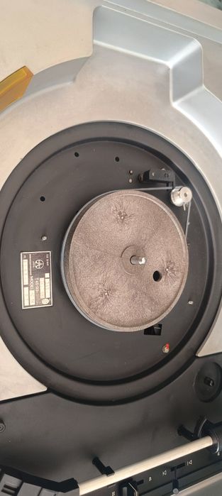 Tesla Gramorádio Dominant 1039 A – gramofon + radio retro