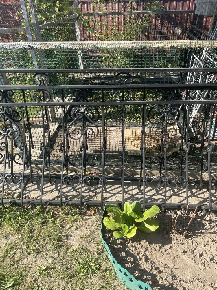 Продаю огорожу металеву ковану б/у, 4 секції: 2х 1,8 м, 2х 2,0 м