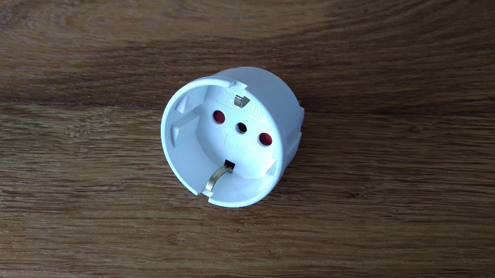 Adaptador para tomadas de segurança