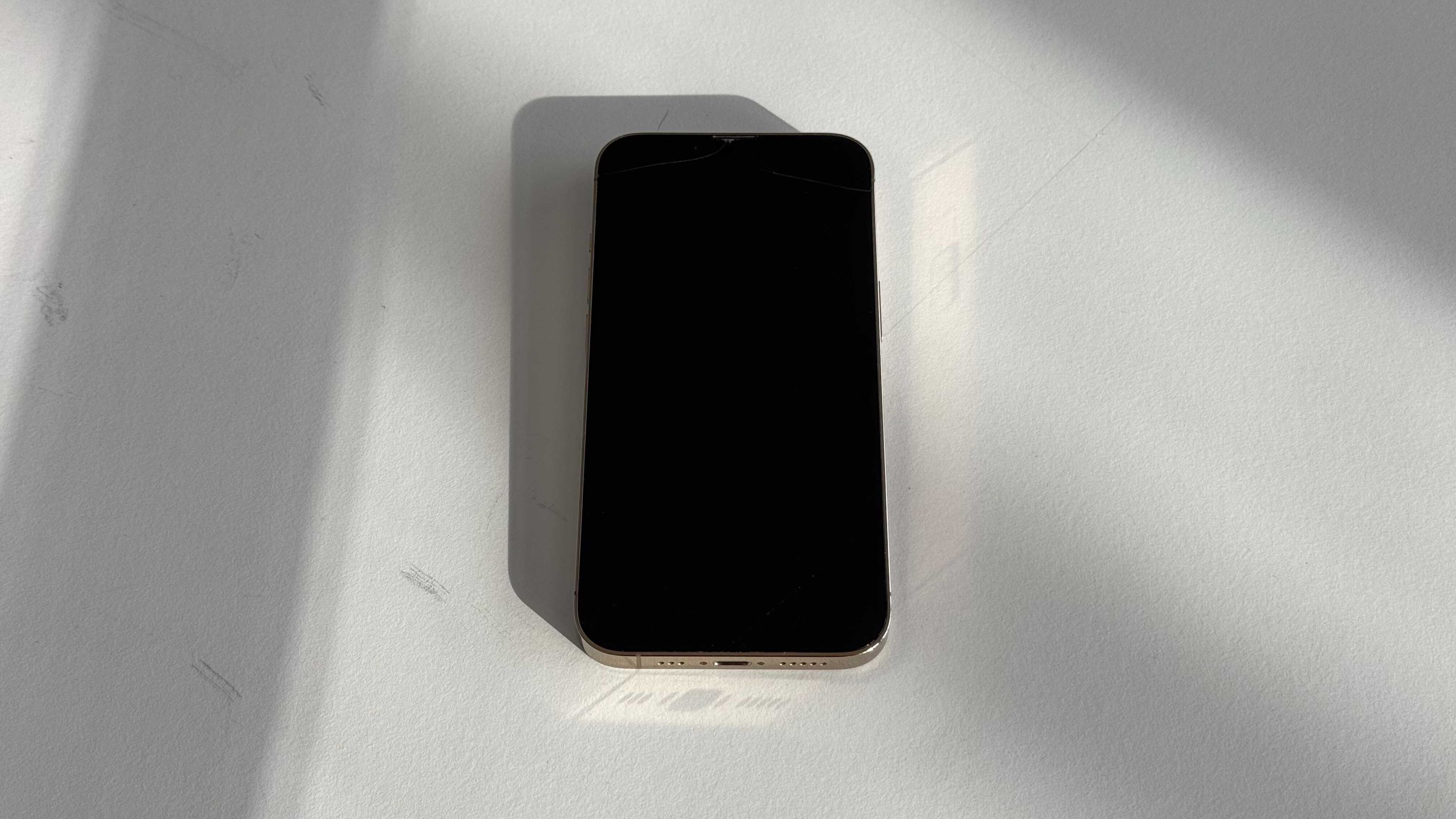 Apple iPhone 13 Pro (128GB) – Dourado