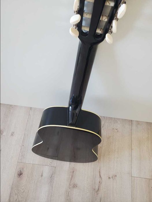 гітара класична широкиф гриф чорна глянцева