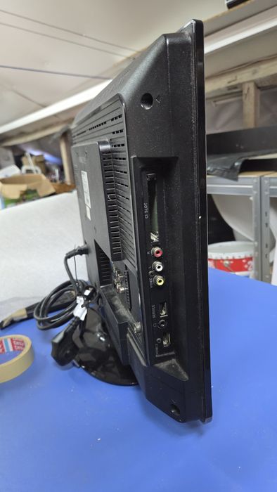 TV HANNspree 22"