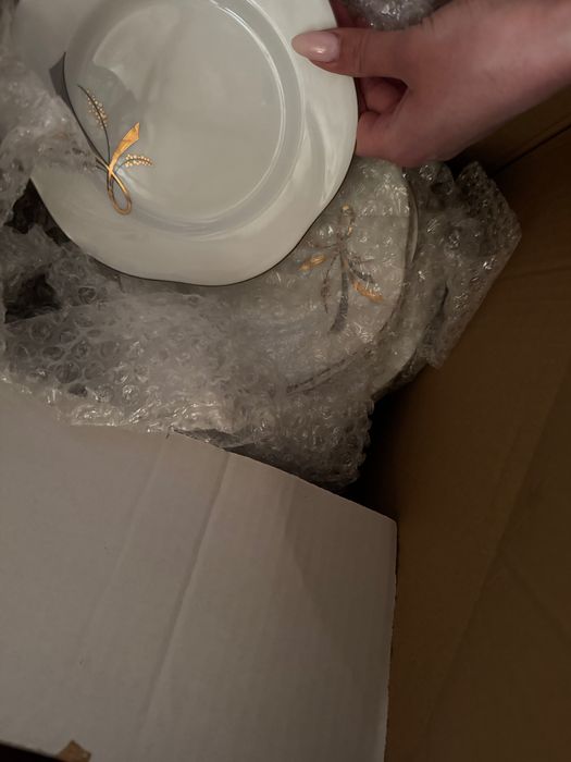 Komplet talerzy, talerzyków i misek