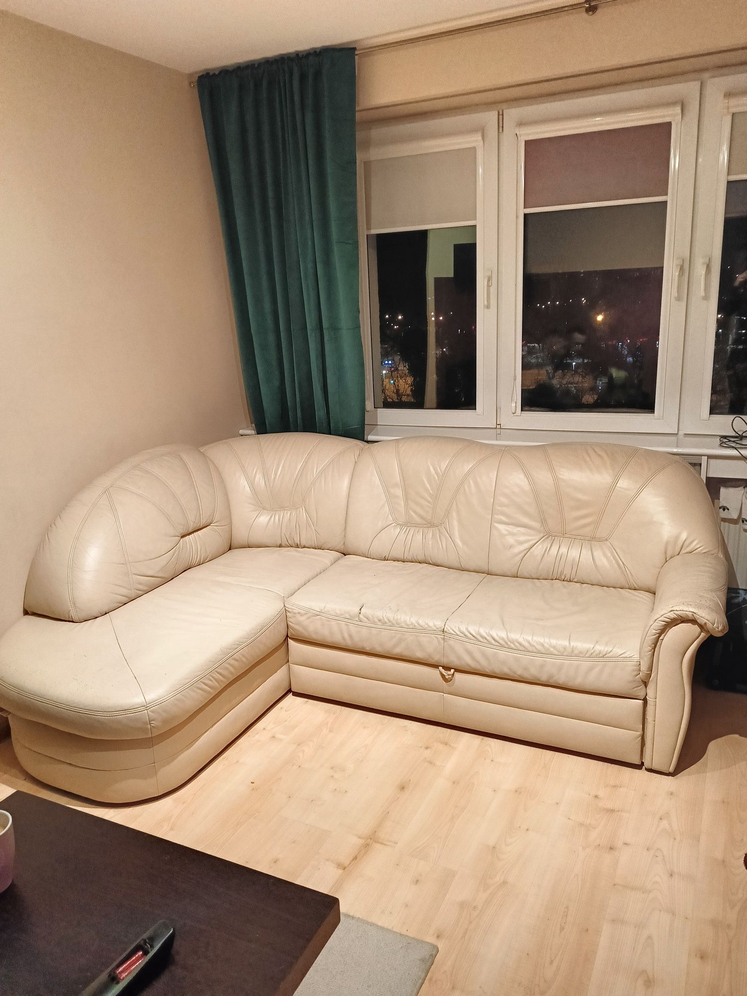 Kanapa sofa (biała skóra)