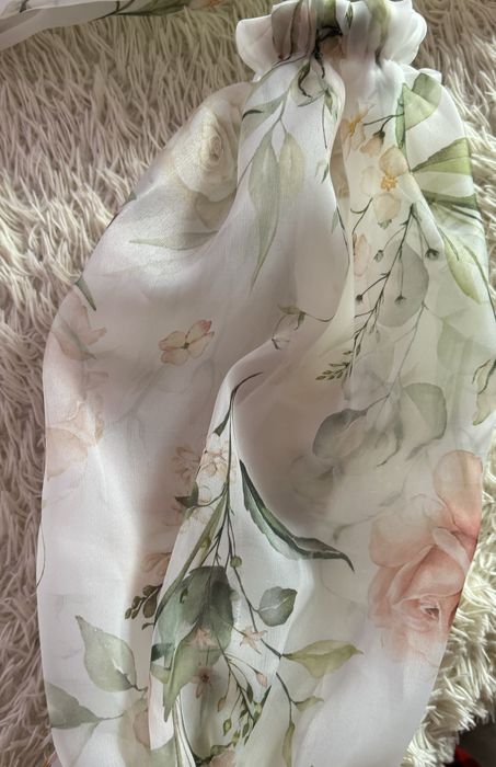 Сукня міді ,випускна