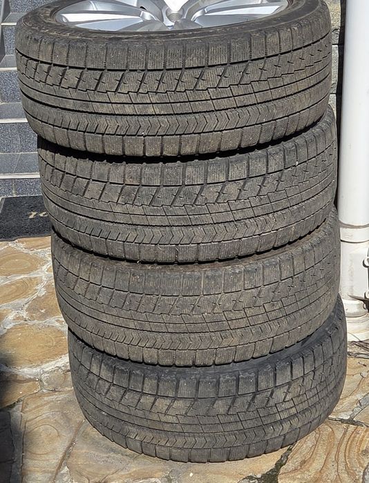 Шини комплект  245/45 R18 Bridgestone Blizzak VRX 20 рік протектор 8мм