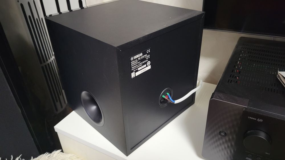Сабвуфер Yamaha NS-SWP40  100w колонка