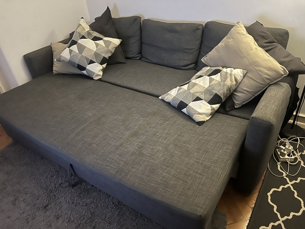 Sofa cama FRIHETEN em otimo estado