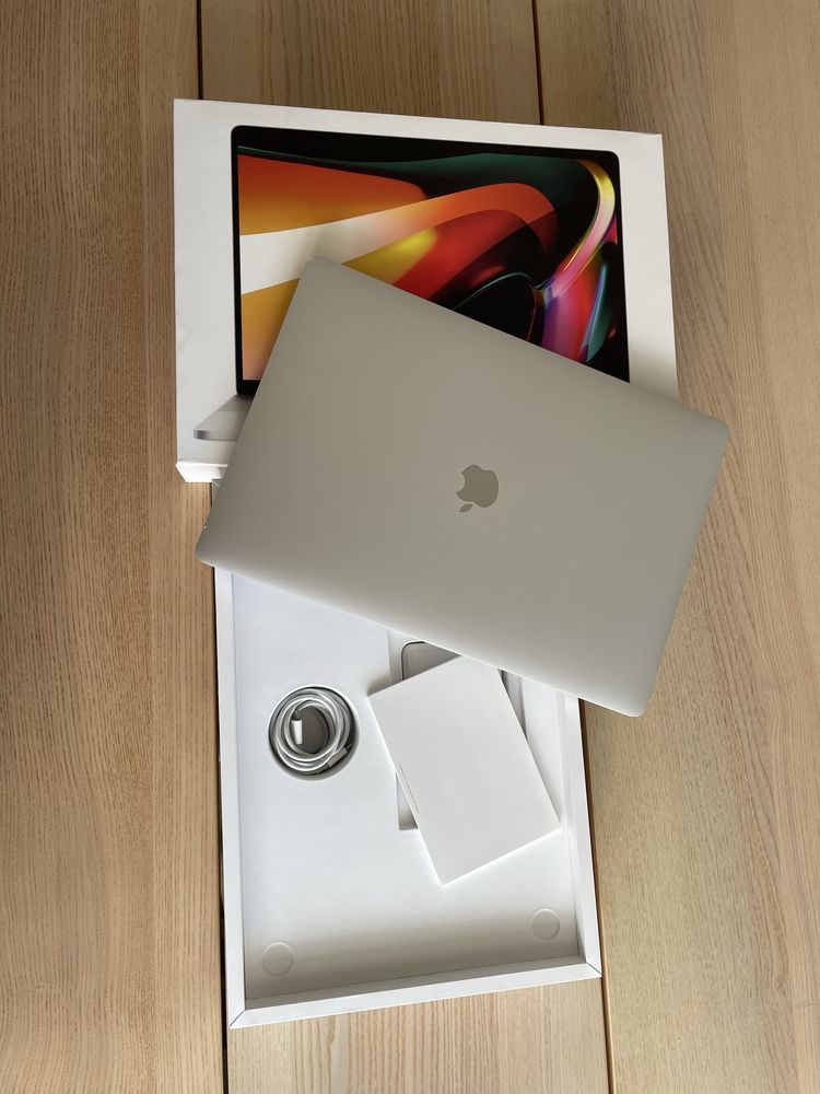 Macbook pro 16”