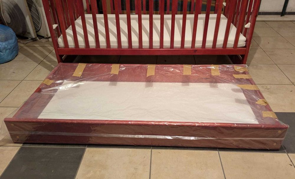 Łóżeczko dziecięce drewniane