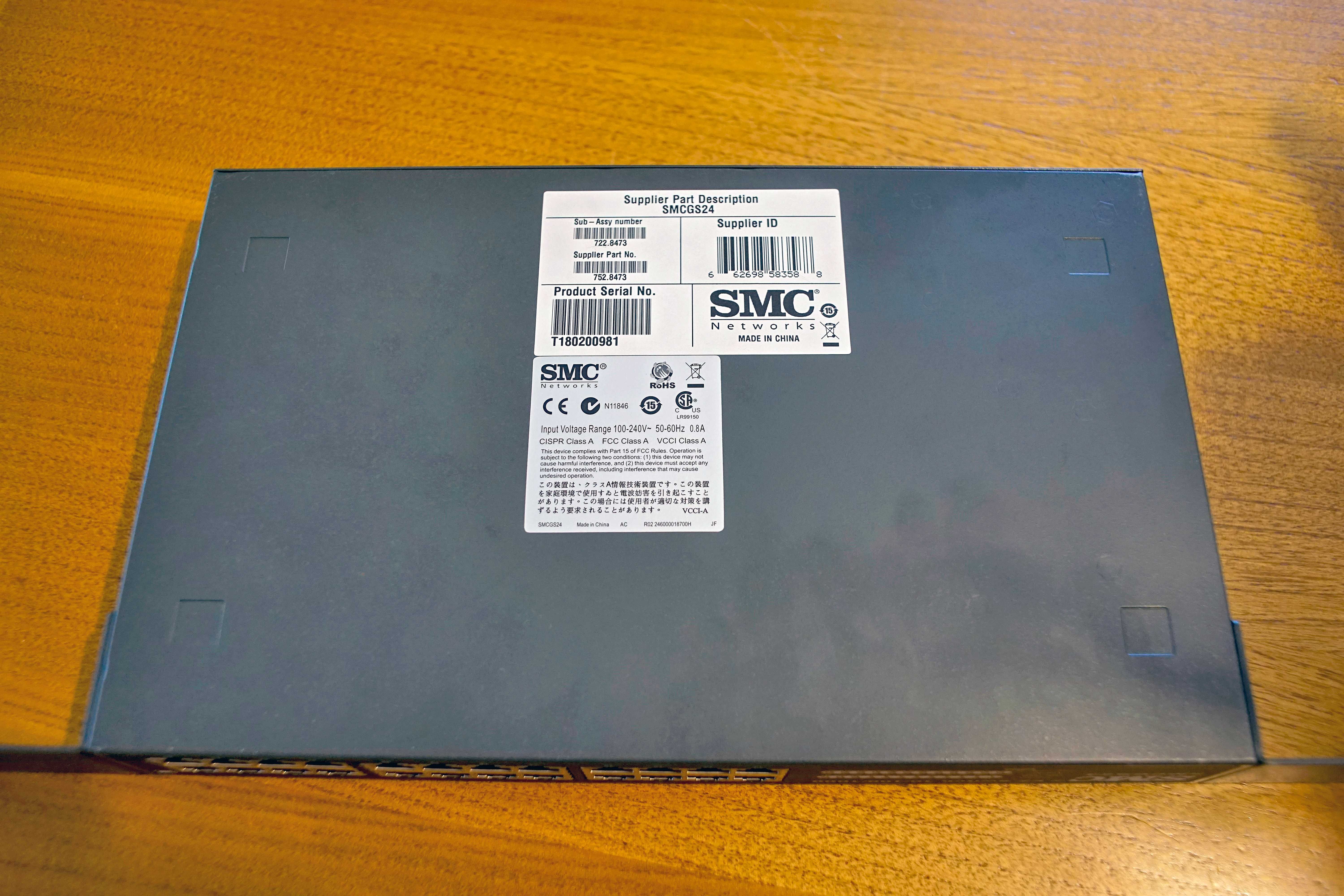 Switch SMC SMCGS24 24 portas Gigabit