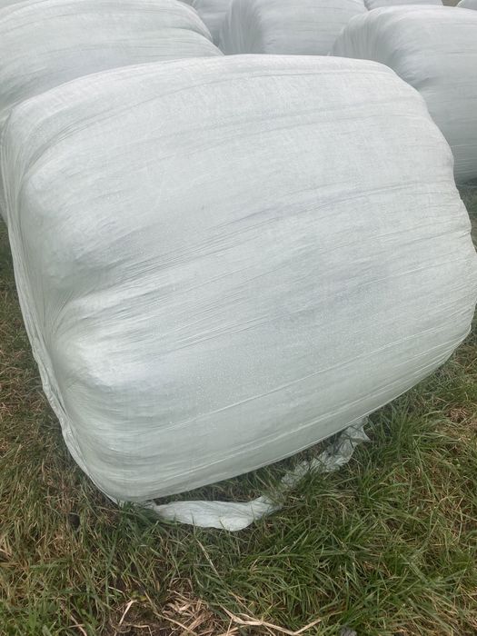 Sprzedam sianokiszonke z traw siewnych