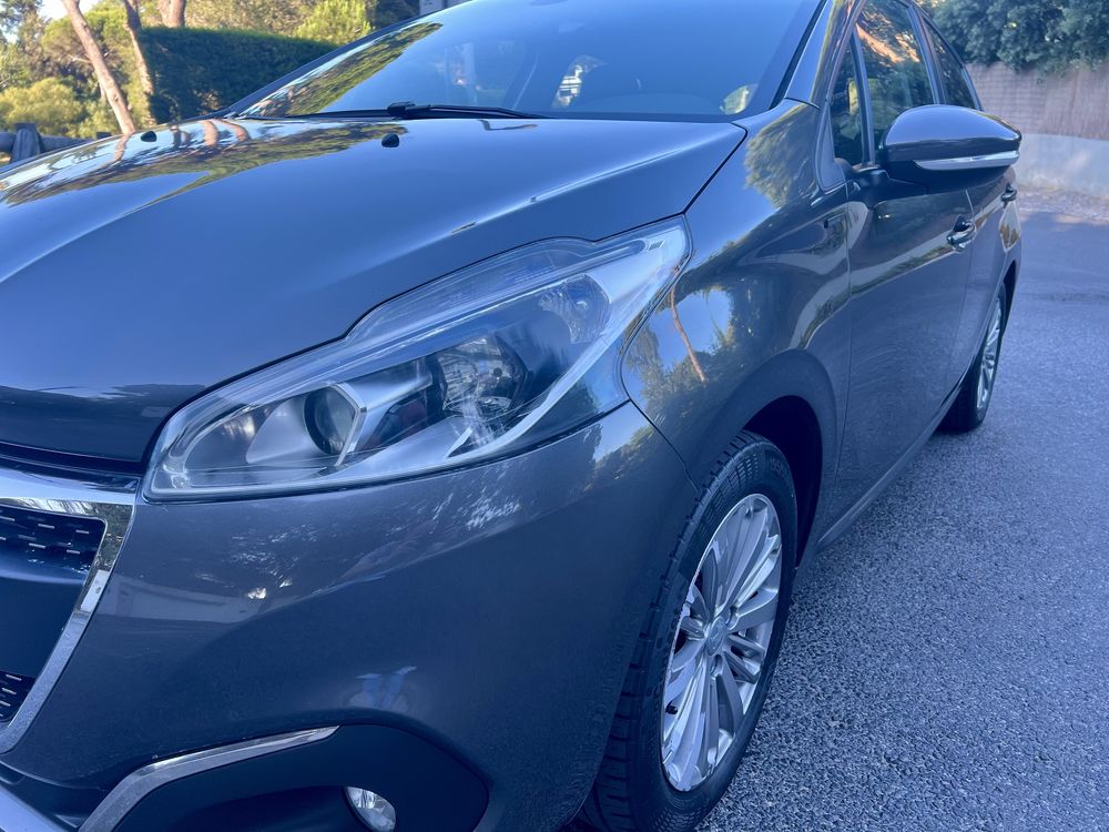 Peugeot  208 1.2 Signature 83cv Nacional 1 dono