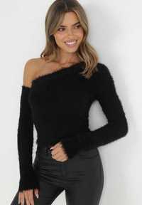 Czarny sweter puchaty rozmiar S  długość 47
