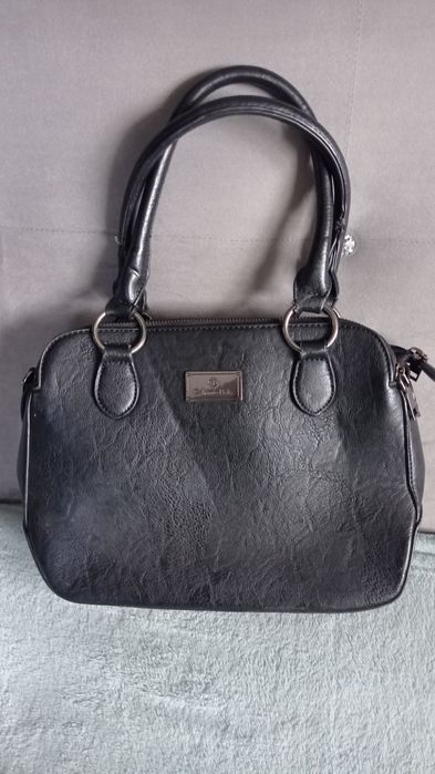 Torebka kuferek wielkość średnia