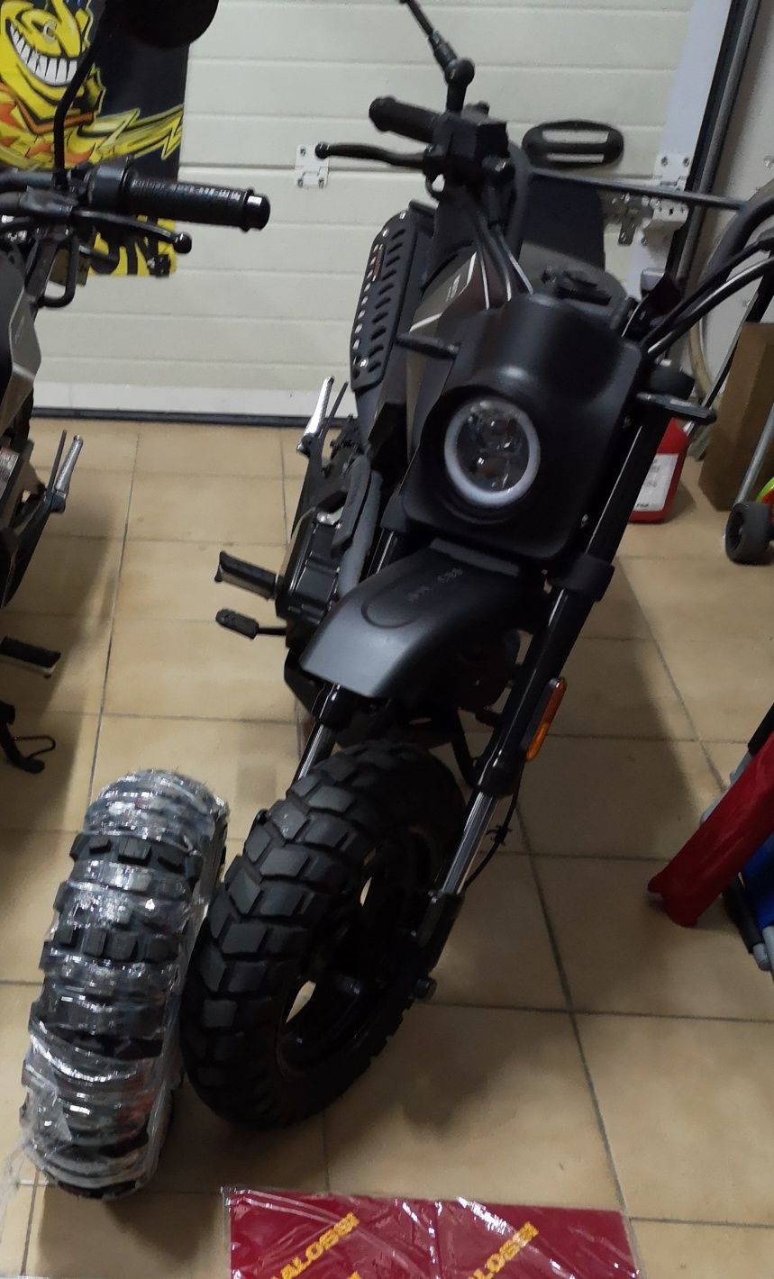 Brixton Crossfire XS 125