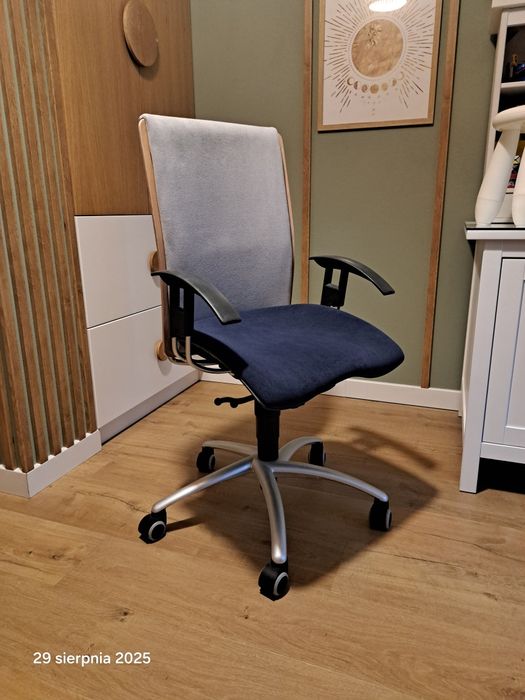 Fotel biurowy obrotowy SITAG