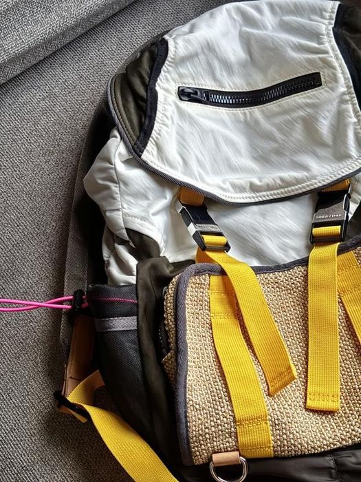 Великий кольоровий рюкзак bimba y lola білий хакі жовтий соломяний