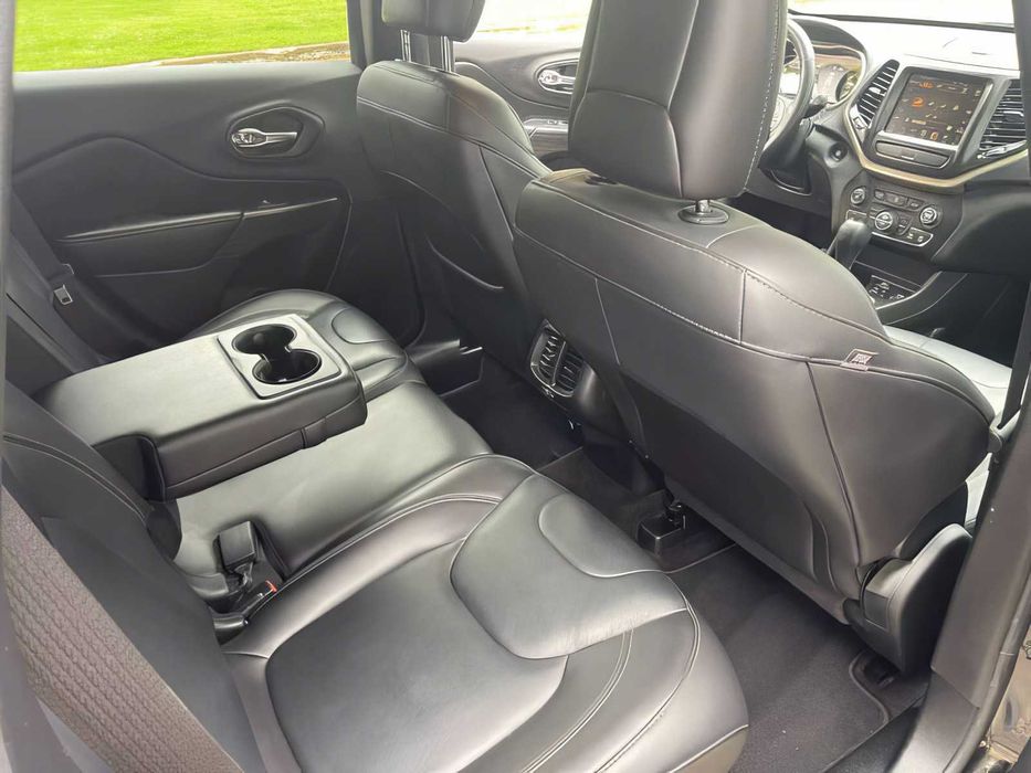 Jeep Cherokee      2017