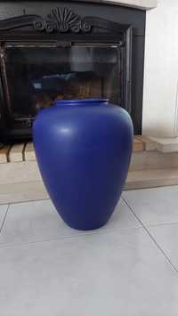 Jarrão/vaso alto azul e cortinados fitas