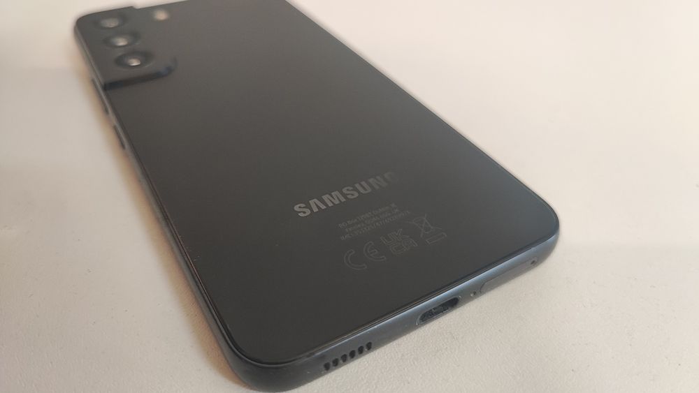 Samsung S22, ładny stan,szkło hartowane