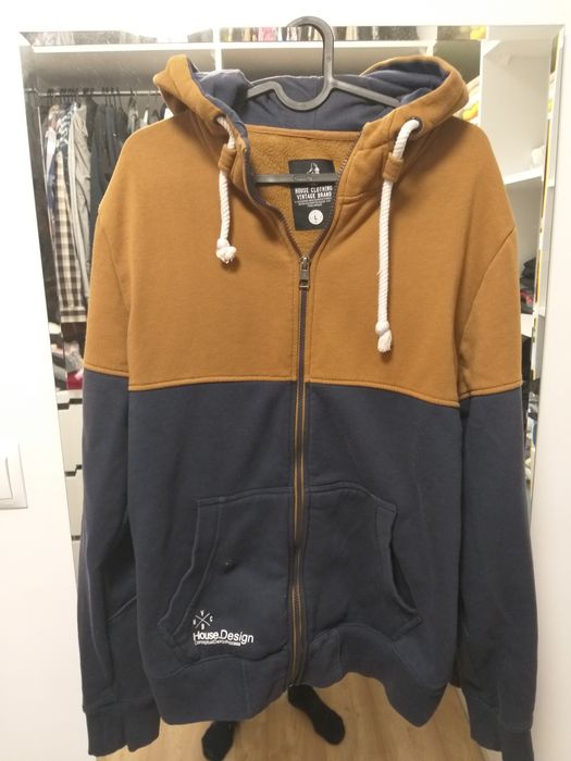 Bluzy Reserved, House, Top Secret