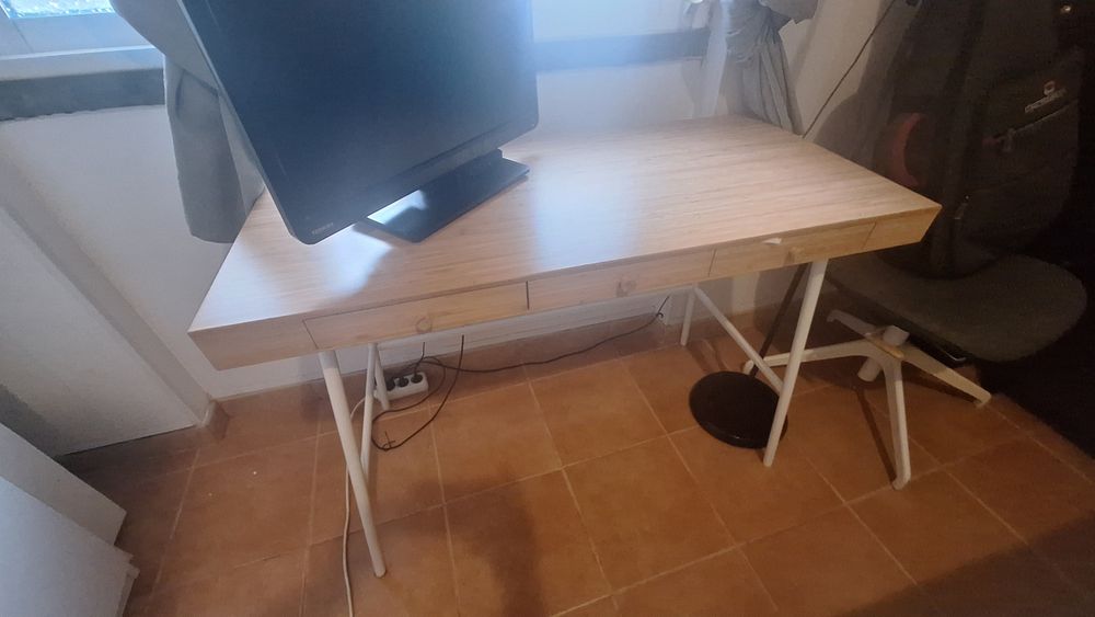 Secretaria IKEA bambu