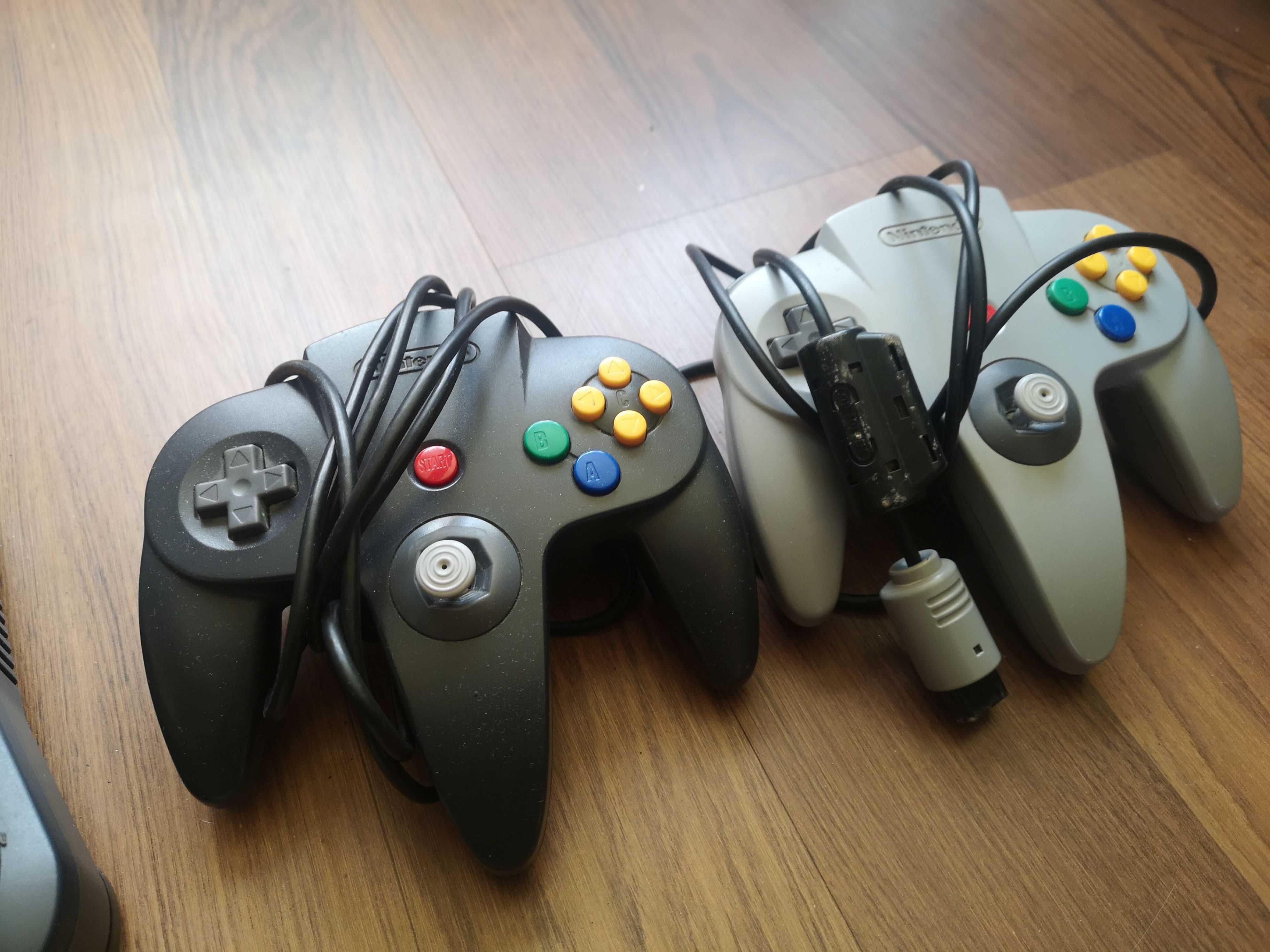 NINTENDO 64 konsolka 2 pady 3 Gry itp.