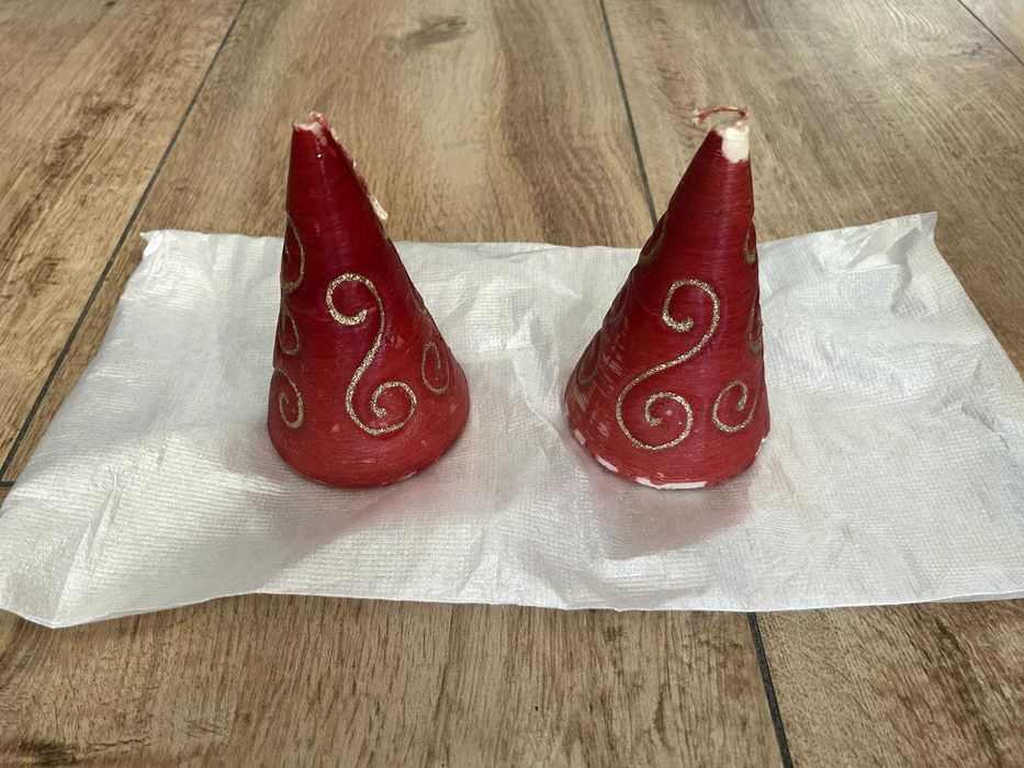 ODDAM ZA DARMO: 2 Świece + resztki wosku na przetopienie