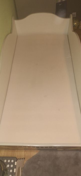 Łóżko autko wraz z materacem