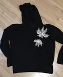 Sweter zdobiony z kapturem