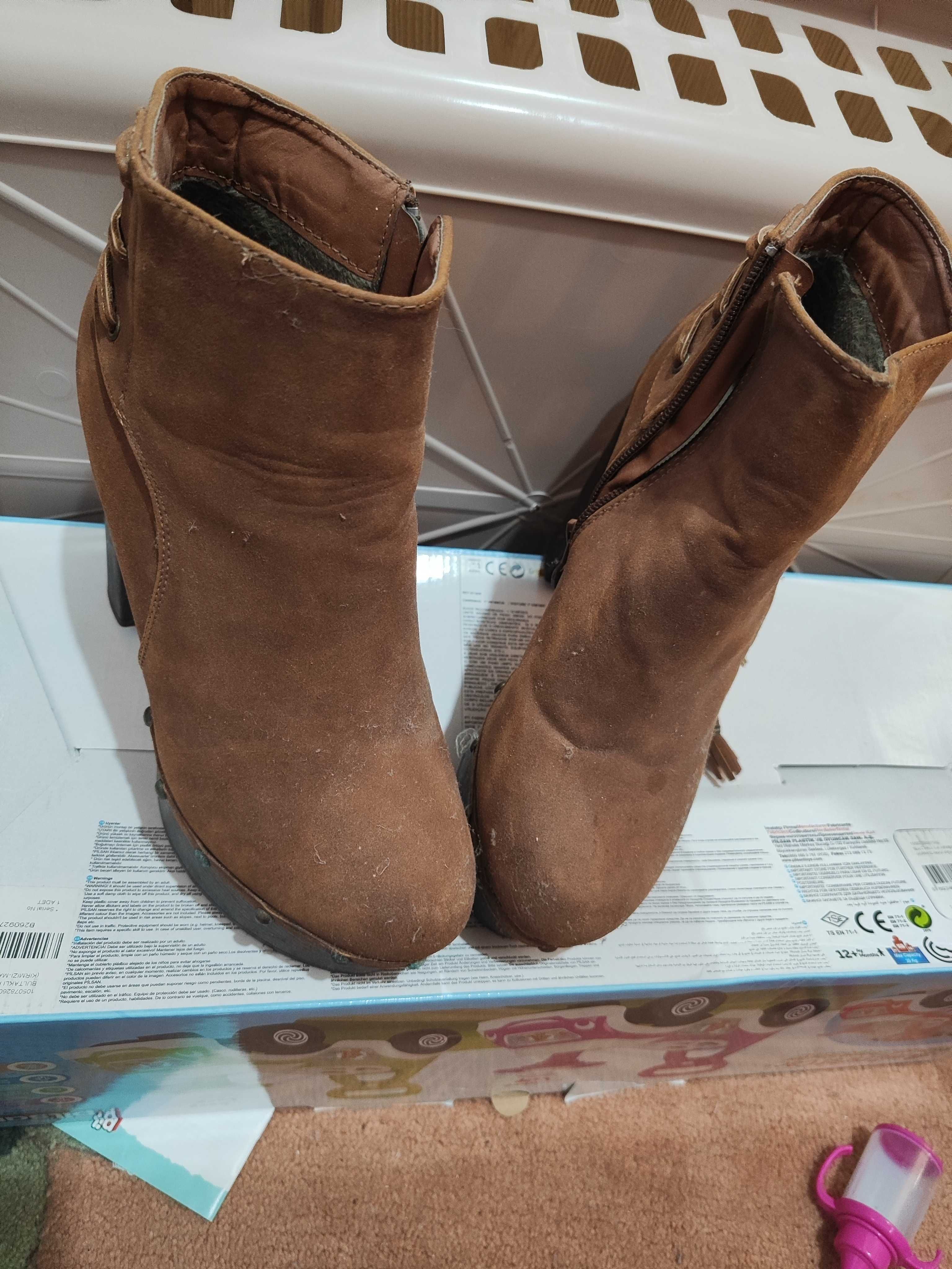 Botas nunca usadas