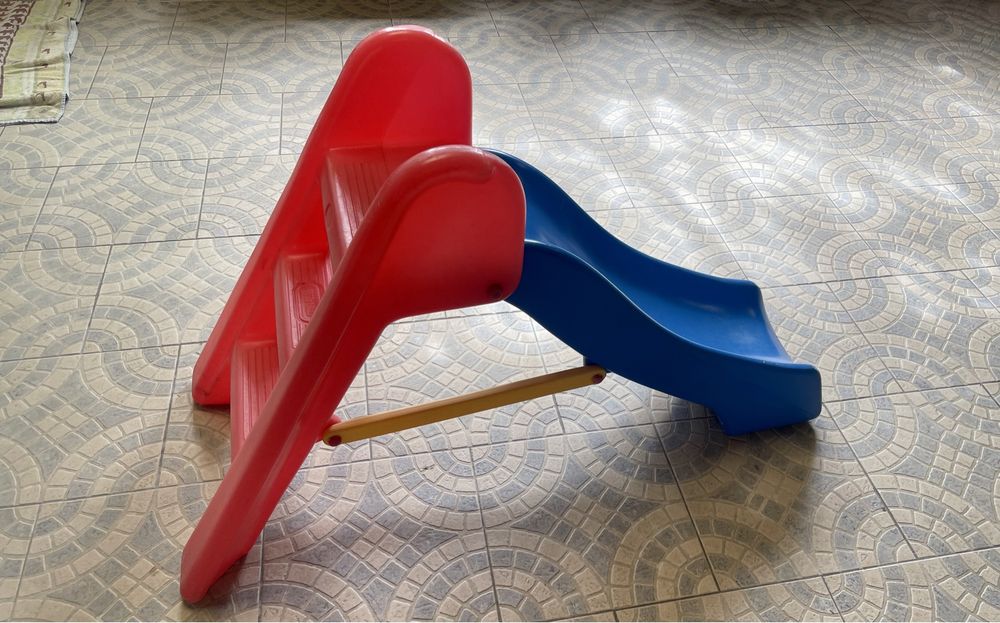 Escorrega Little Tikes infantil