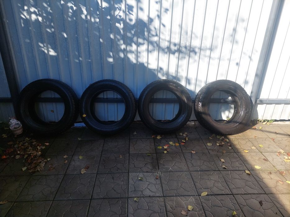 Шини зимові  nokian 225×65×17